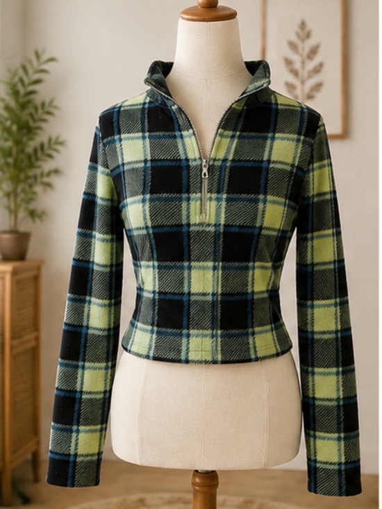 American Eagle Outfitters Tops - American Eagle Outfitters
Plaid Fleece Half Zip Crop Jacket